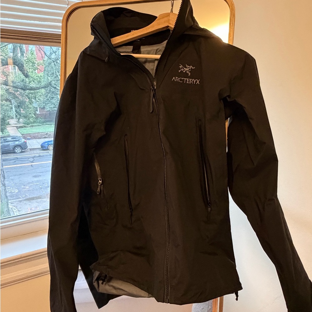 Arc'teryx Men's Black Waterproof Hooded Jacket